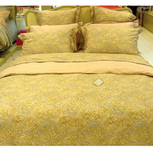 馨亭家紡百盛購(gòu)物中心 碎花床品點(diǎn)亮家居生活